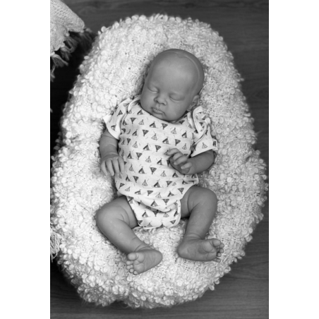 ESENIA by Irina Kaplanskaya