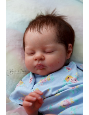 ESENIA by Irina Kaplanskaya