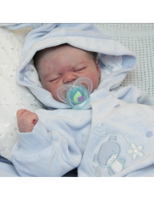 Julien by Elisa Marx